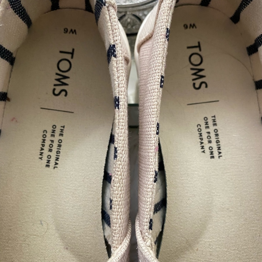 🖤Toms Shoes🖤 - Picture 4 of 6